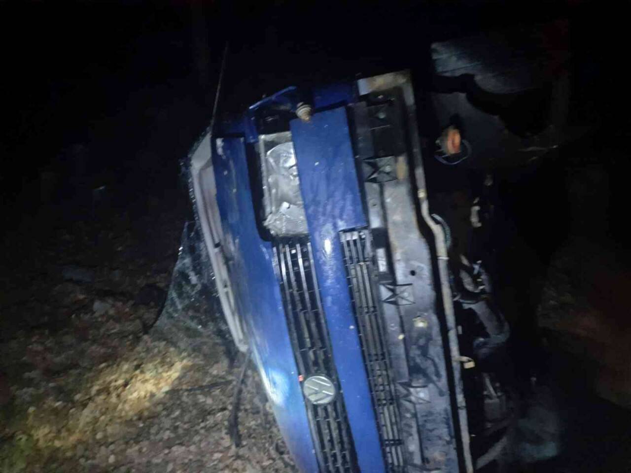 Tokat’ta hafif ticari araç uçuruma yuvarlandı: 3 yaralı