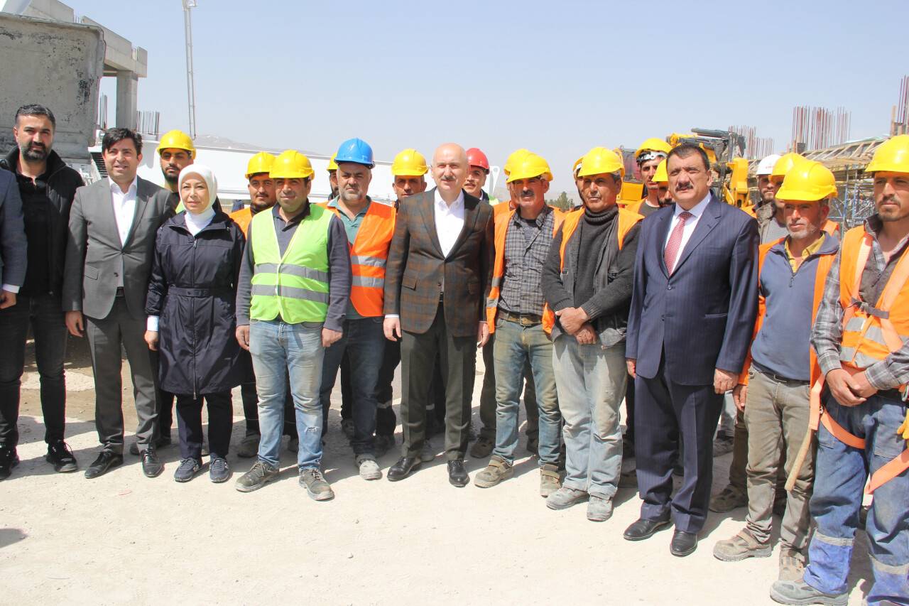 Bakan Karaismailoğlu, Malatya’da yeni havaalanı inşaatını inceledi