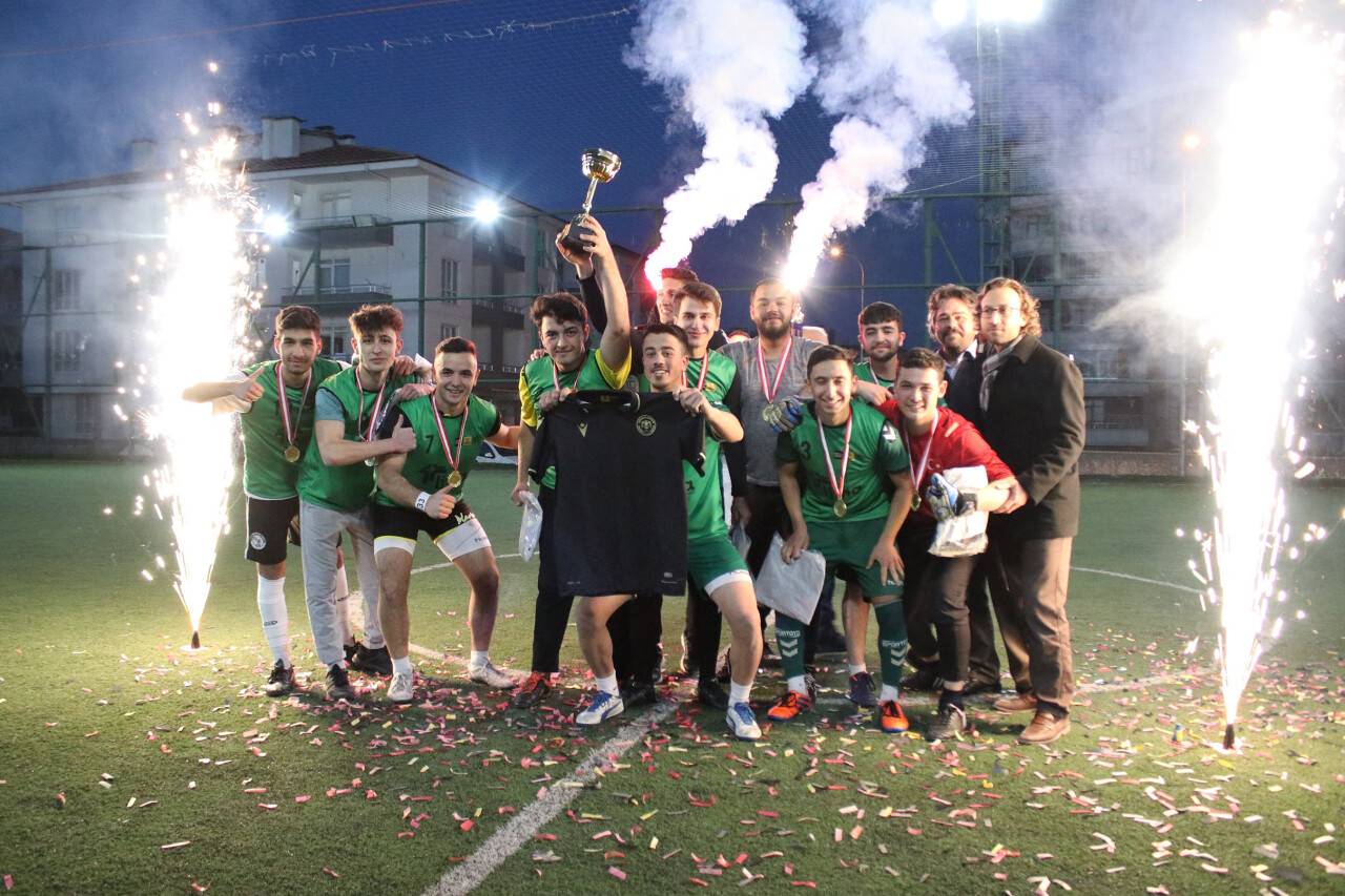 Ahmet Çalık anısına halı saha turnuvası