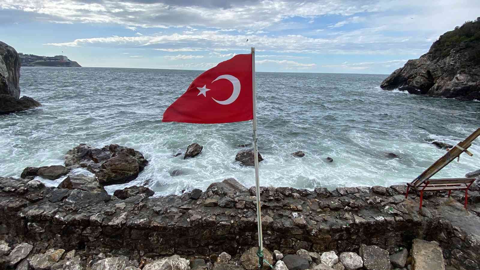 Zonguldak’ta şiddetli rüzgar