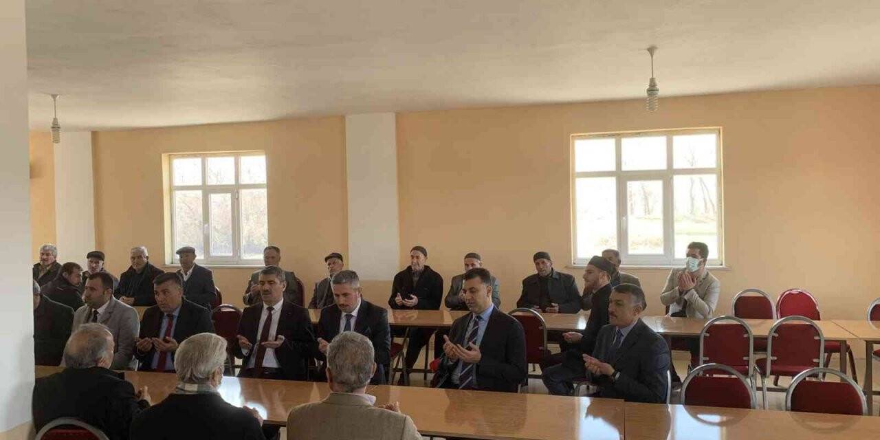 Kaymakam Savar taziyelere katıldı