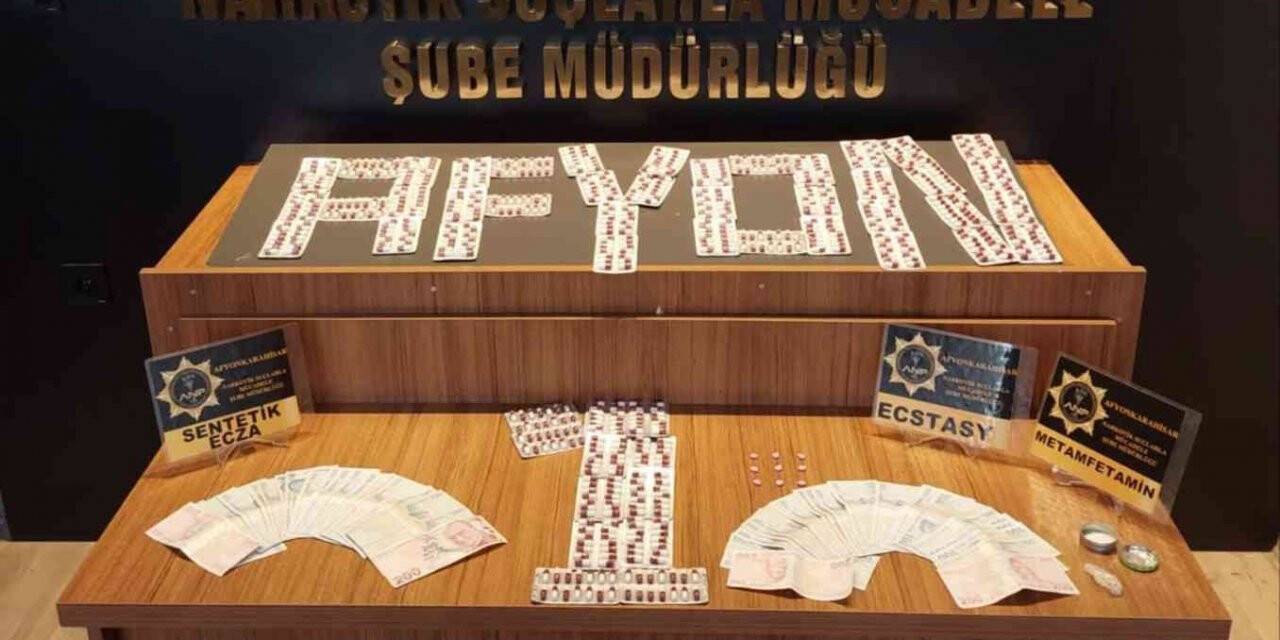 2 bine yakın uyuşturucu hapla yakalanan 3 kişi tutuklandı