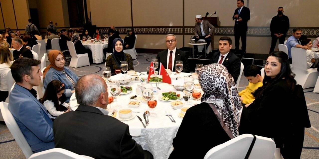 Vali Su, şehit yakınları ve gazilerle iftarda buluştu