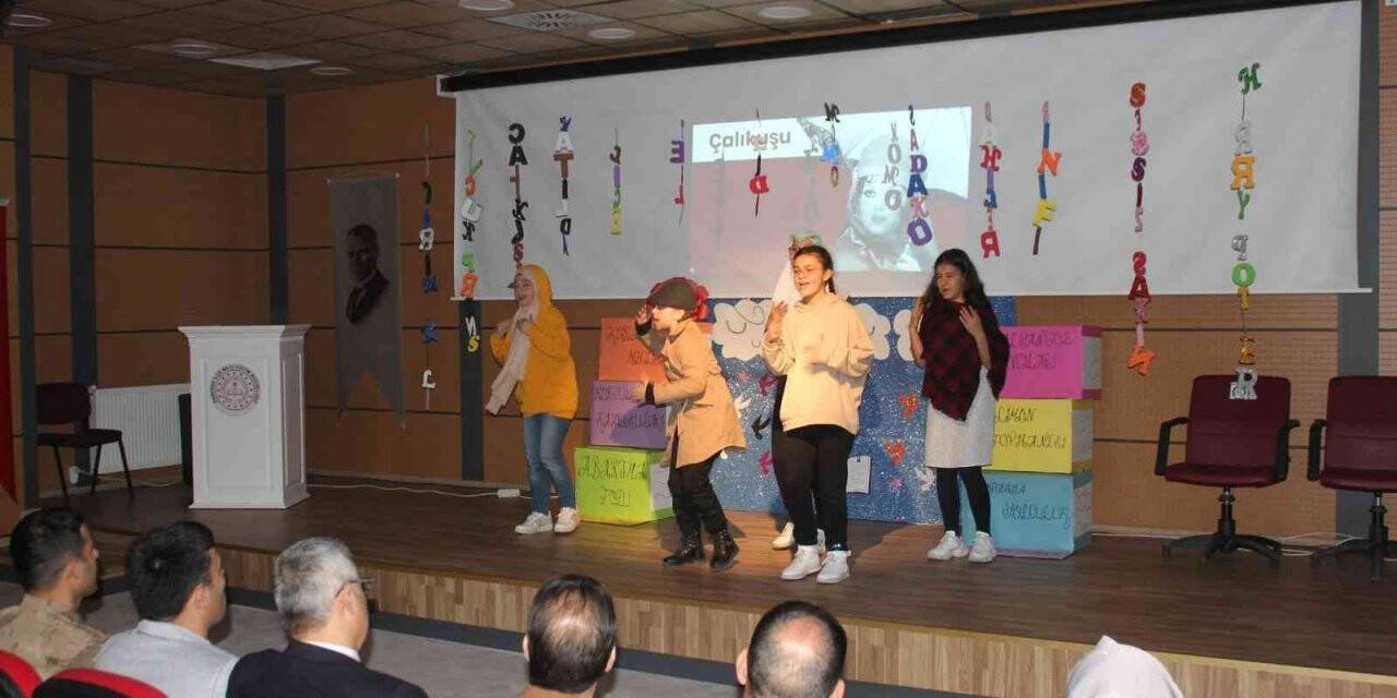 Çocukların tiyatro oyunu ilgi gördü