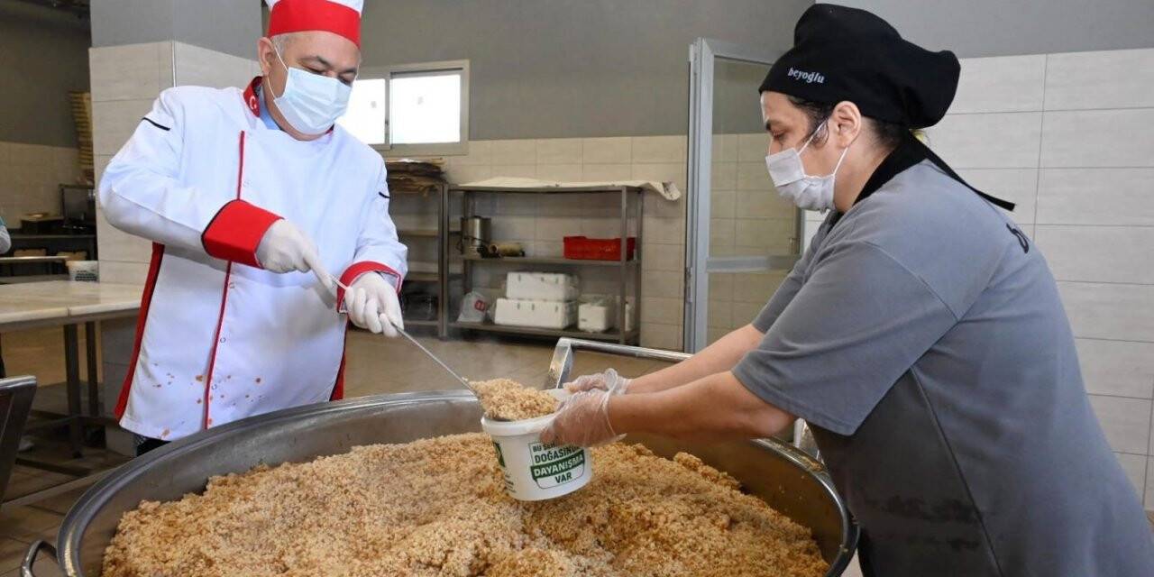 Osmaniye’de günde 3 bin kişiye sıcak yemek