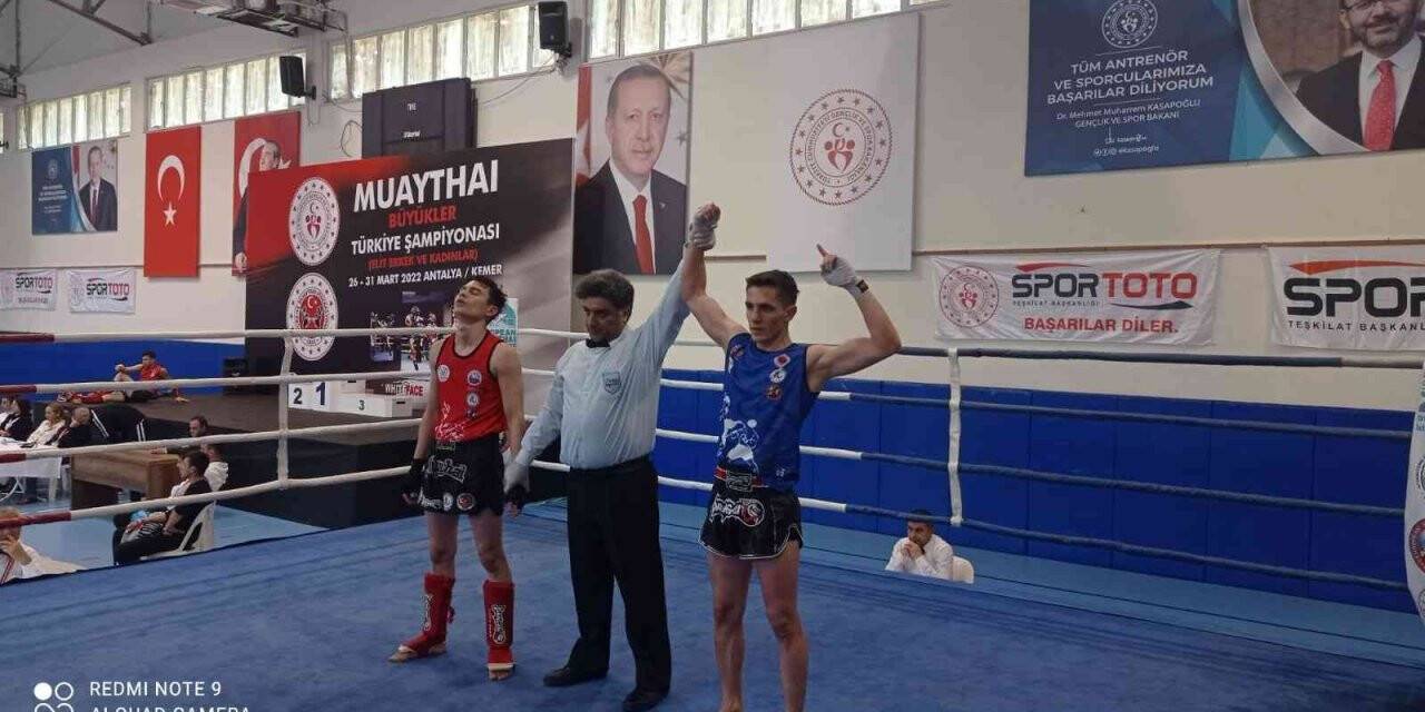 Bitlisli sporcular, Türkiye Muaythai Şampiyonası’ndan 2 madalya ile döndü