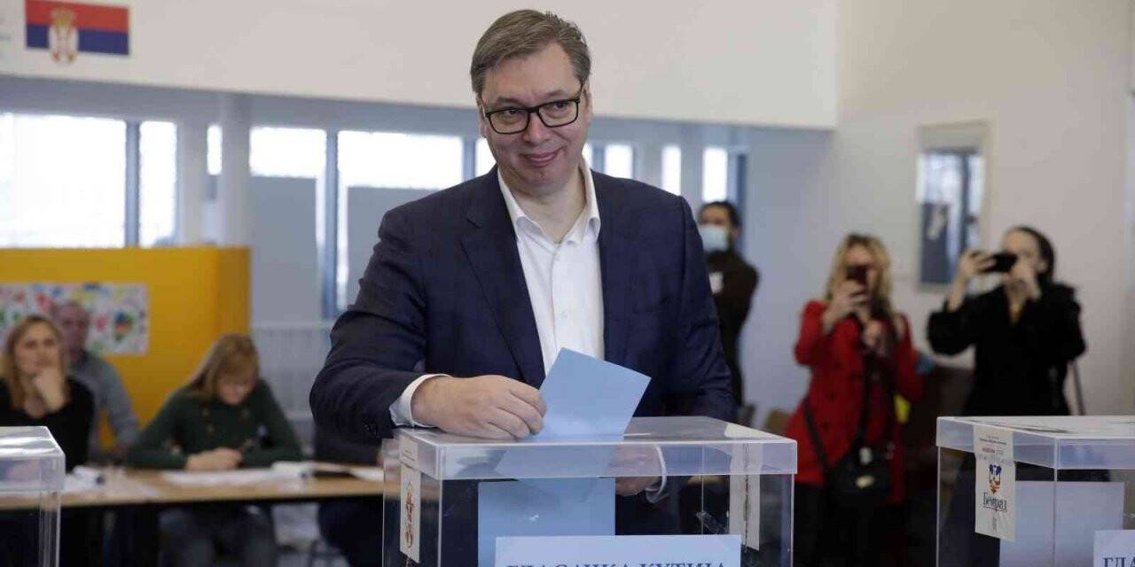 Sırbistan’da halk sandık başında