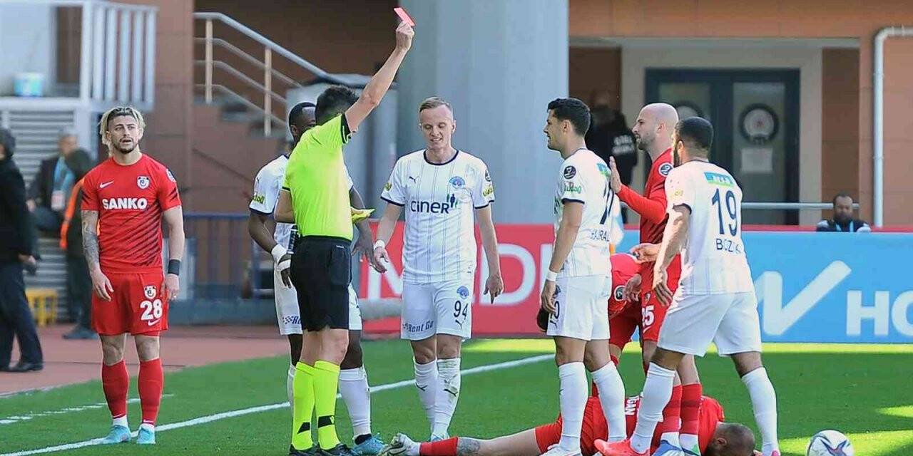 Spor Toto Süper Lig: Kasımpaşa: 1 - Gaziantep FK: 1 (İlk yarı)
