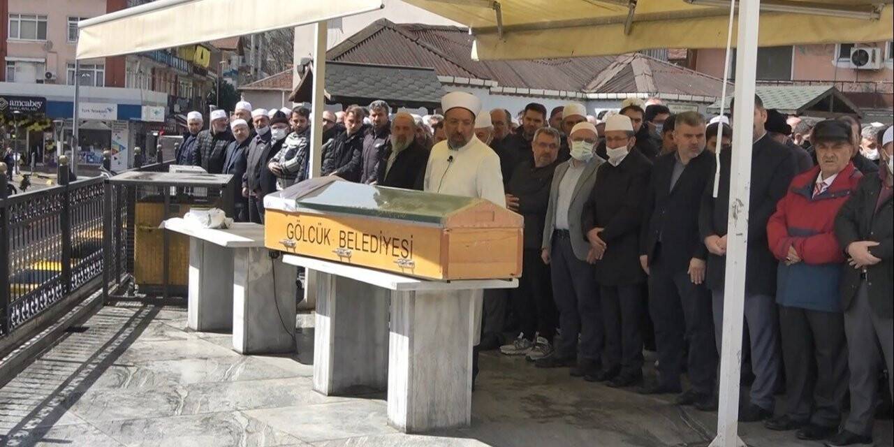 Kerem Aktürkoğlu, babaannesini son yolculuğuna uğurladı