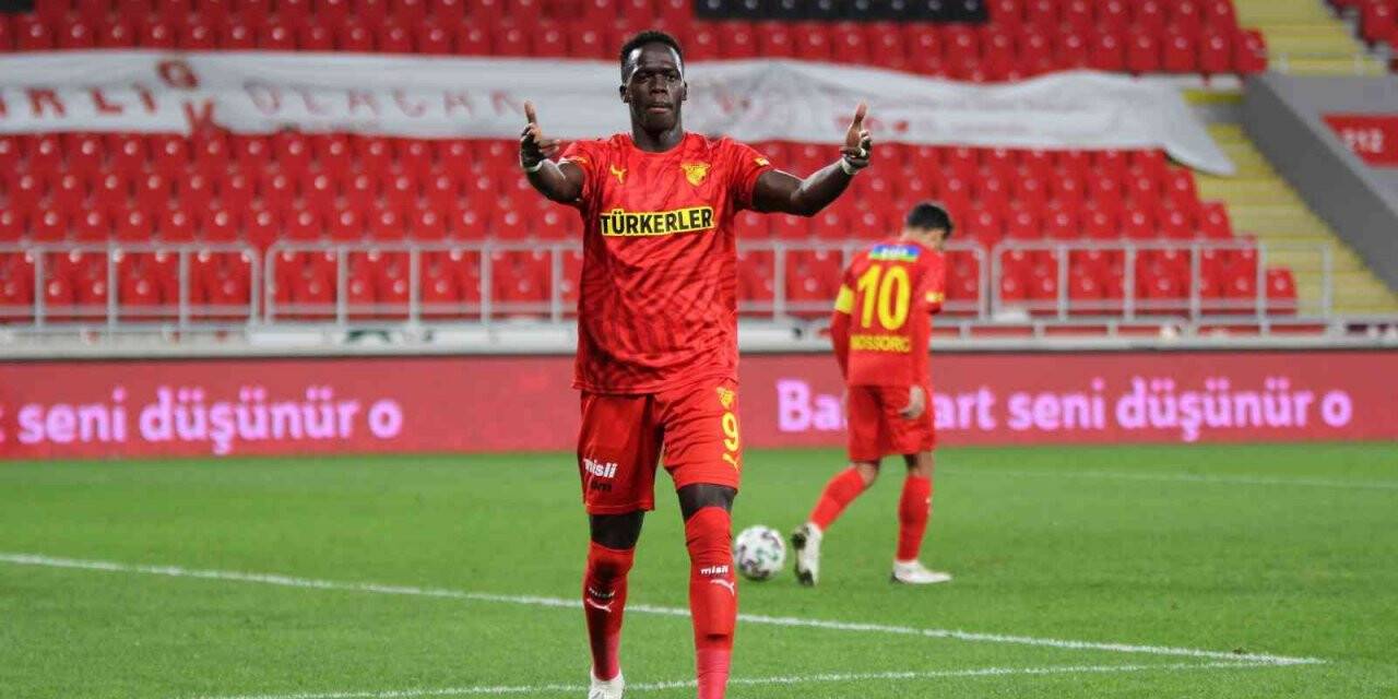 Göztepe’de Ndiaye Çin yolcusu
