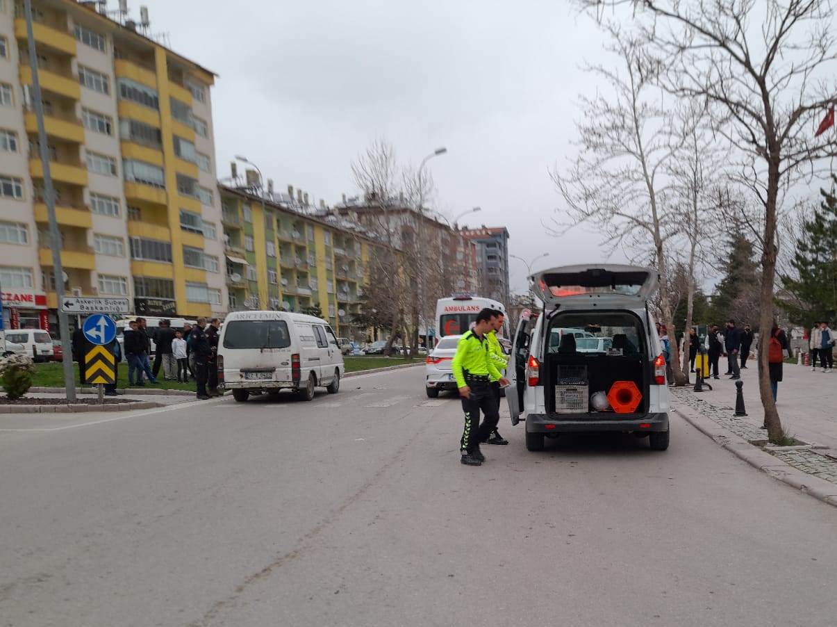 Konya'da trafik kazasında 2 kişi yaralandı