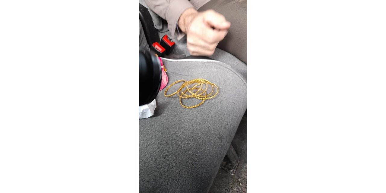 Girdikleri evde çelik kasadan altın ve paraları çalan 4 şüpheli tutuklandı