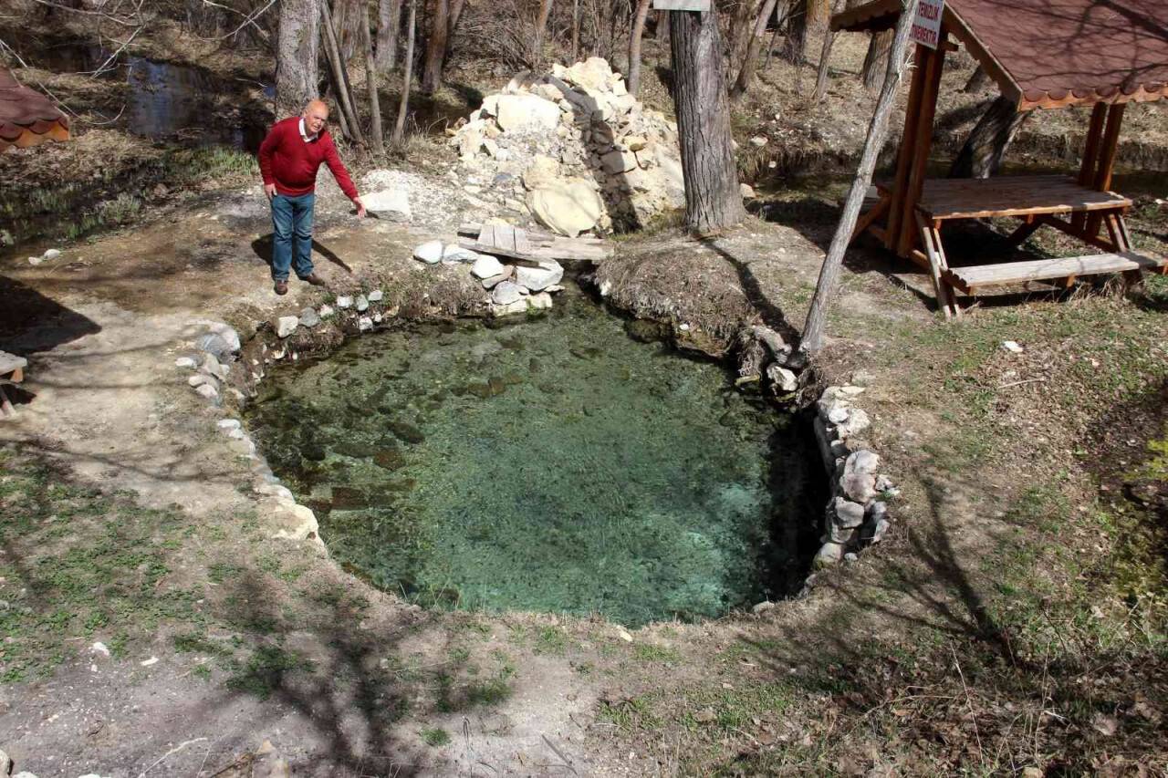 Bu köyün her yanından su fışkırıyor