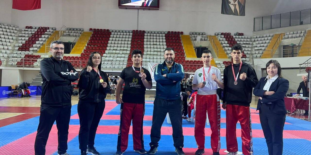 Kick Boks’ta 2 şampiyonluk