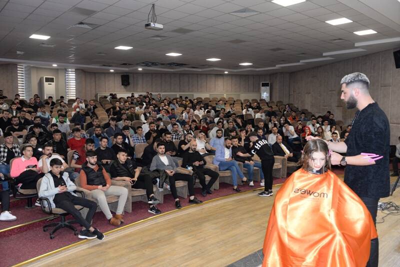 Eğitmen Osman Balcı'dan berberlere eğitim semineri