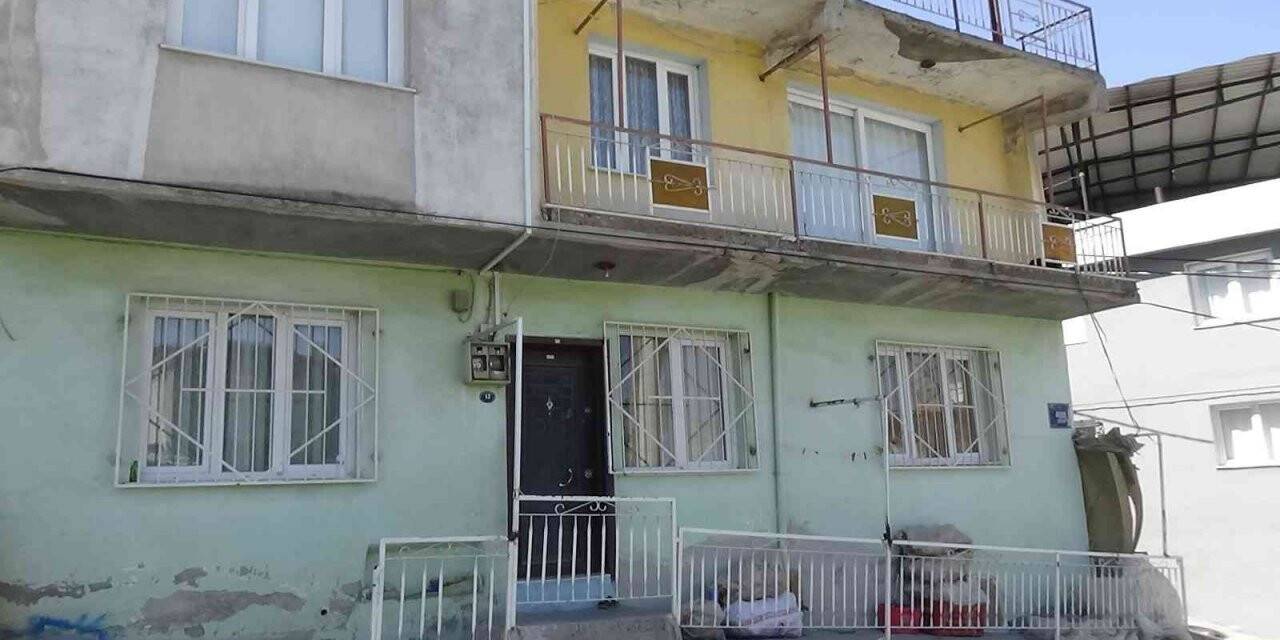 Konya'da  çocuklarını görmek için eski kocasının evine gitti, boğularak öldürüldü