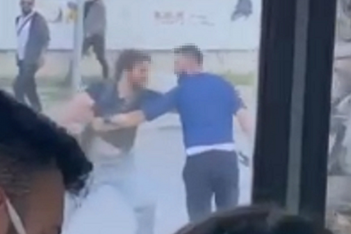 Otobüs şoförü ile taksicinin kavgasını ayırmak isteyen vatandaş bıçaklandı