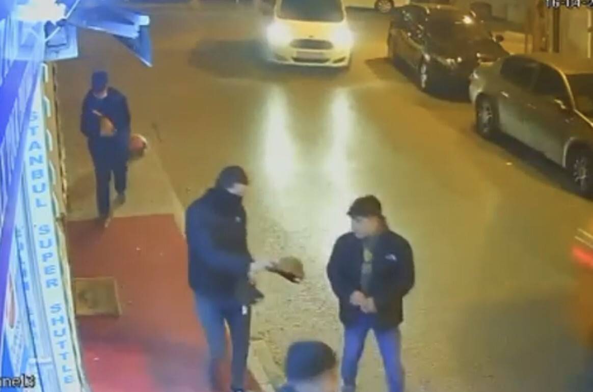 Fatih’te 30 saniyede bin dolarlık hırsızlık kamerada