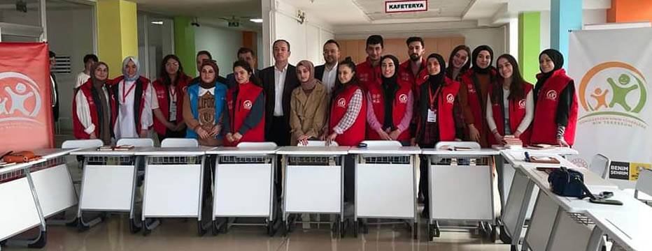 ‘Gönüllerden Minik Yüreklere Bir Tebessüm’