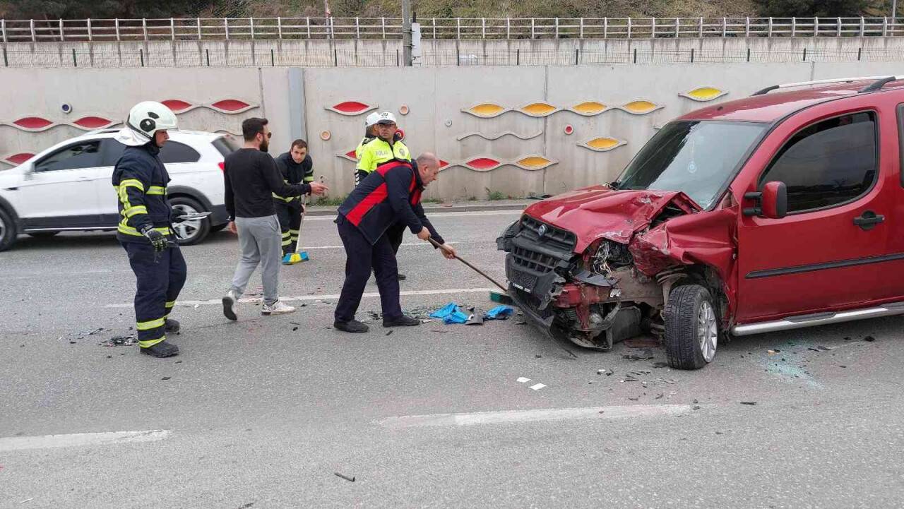 İftara giderken kaza yaptılar: 2 yaralı