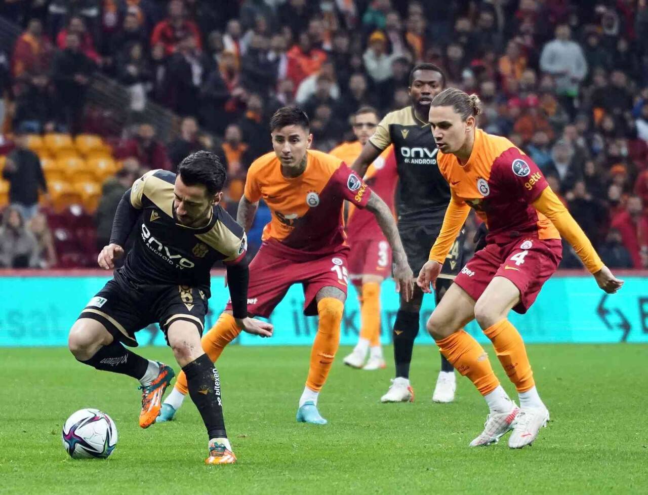 Spor Toto Süper Lig: Galatsaray: 0 - Yeni Malatyaspor: 0 (Maç devam ediyor)