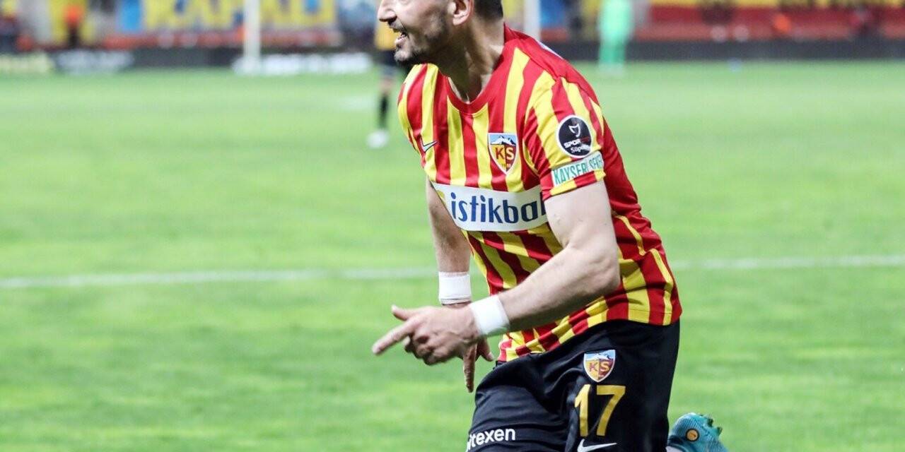 Emrah Başsan’dan gol performansı
