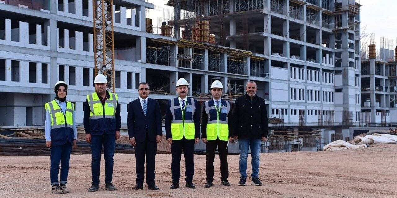 Vali Aksoy Aydın Şehir Hastanesi alanında incelemelerde bulundu