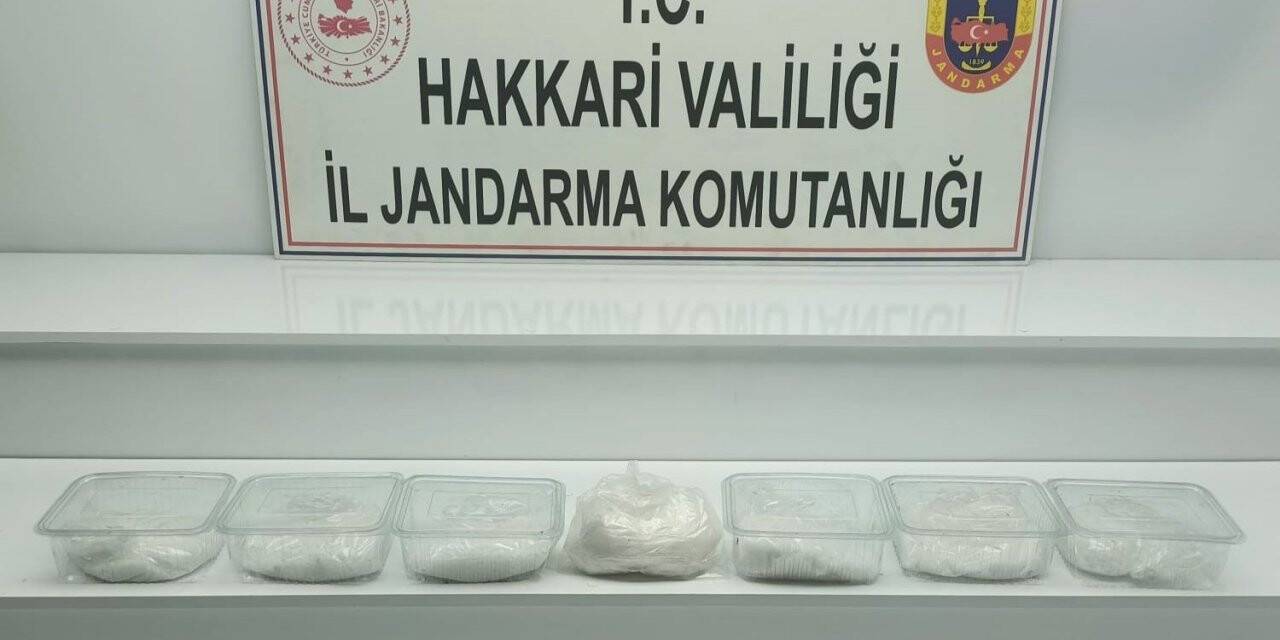 Yüksekova’da  7 kilo 500 gram metamfetamin maddesi ele geçirildi