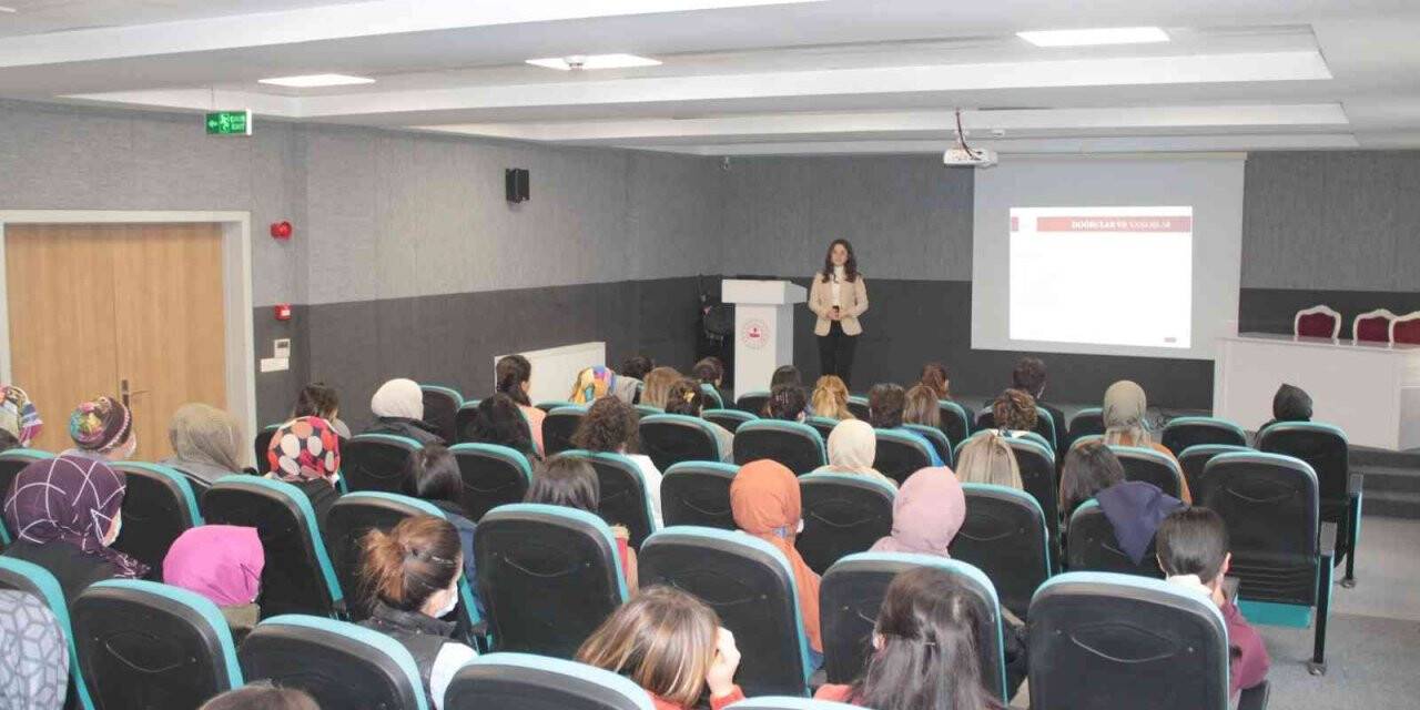 ŞÖNİM, aile içi şiddetle mücadeleyi anlattı