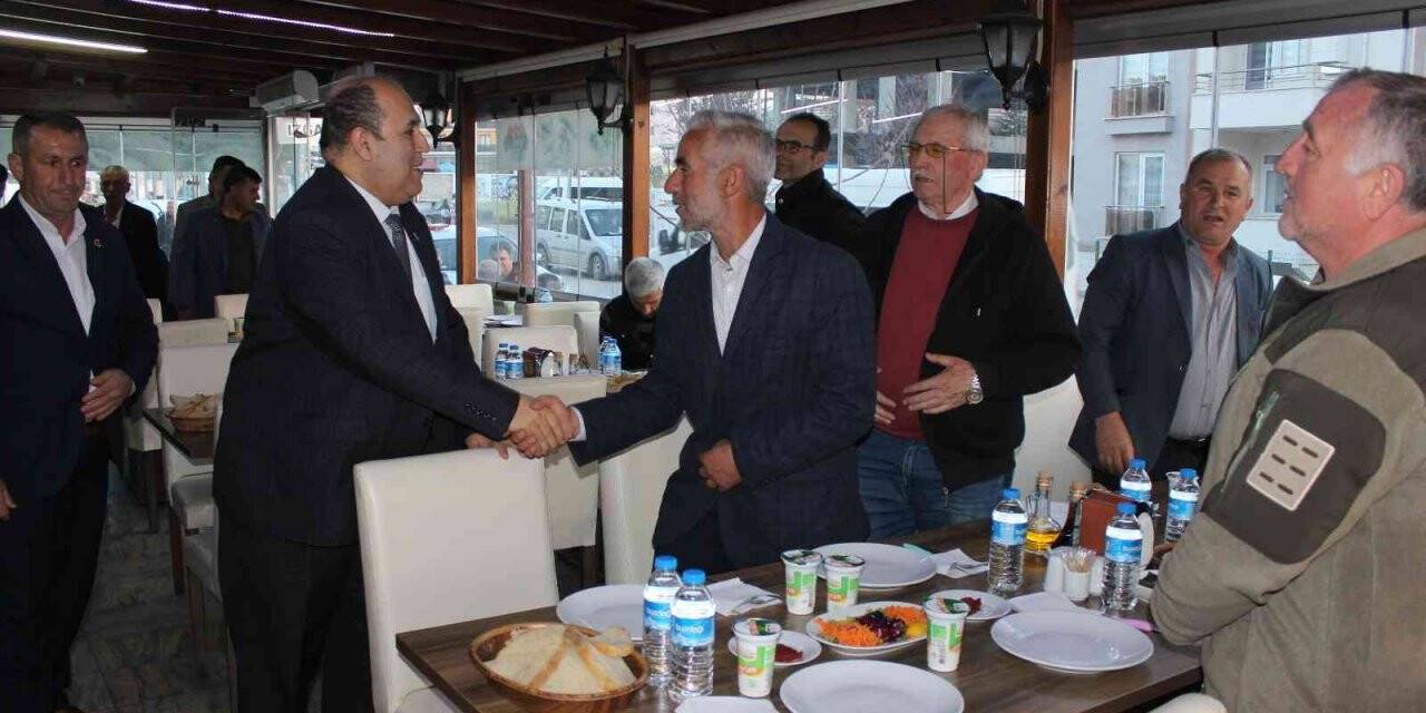 Kaymakam Ünal ve Başkan Şahin muhtarlarla iftarda bir araya geldi