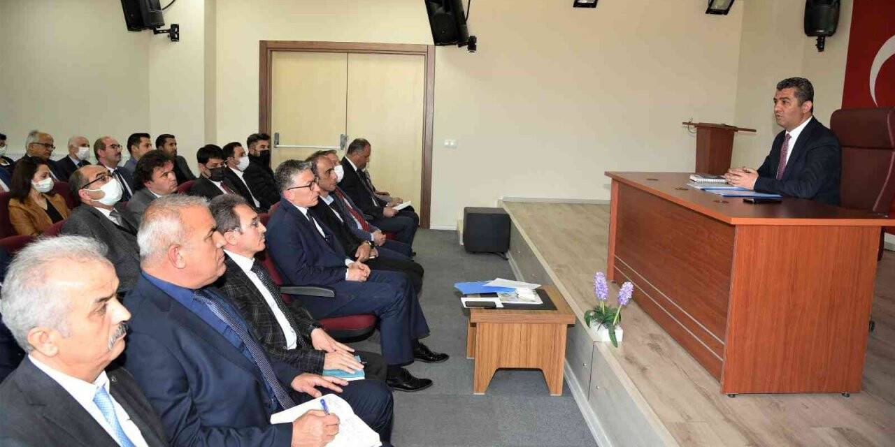 ‘Çevre Dostu 1000 Okul’ projesi değerlendirme toplantısı yapıldı