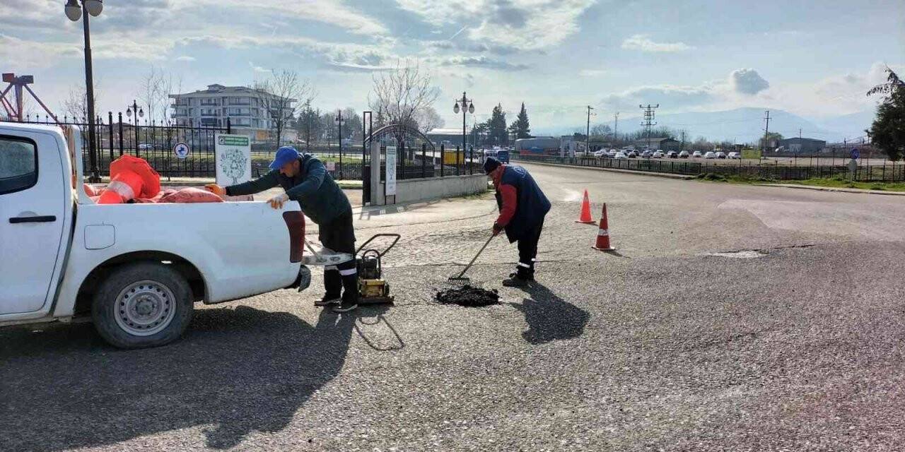 Karda bozuldu, ekipler tamir etti