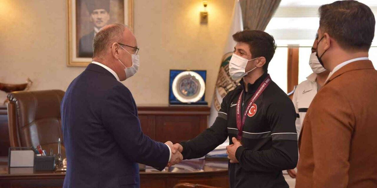 Avrupa şampiyonu Kerem Kamal’ın gözü dünya şampiyonluğunda