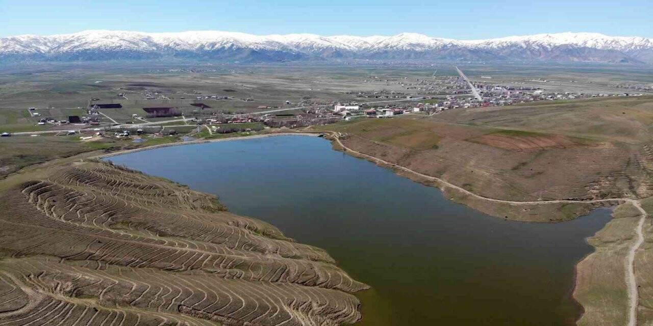 Muş’ta sulama göletlerindeki doluluk oranları çiftçilerin yüzünü güldürüyor