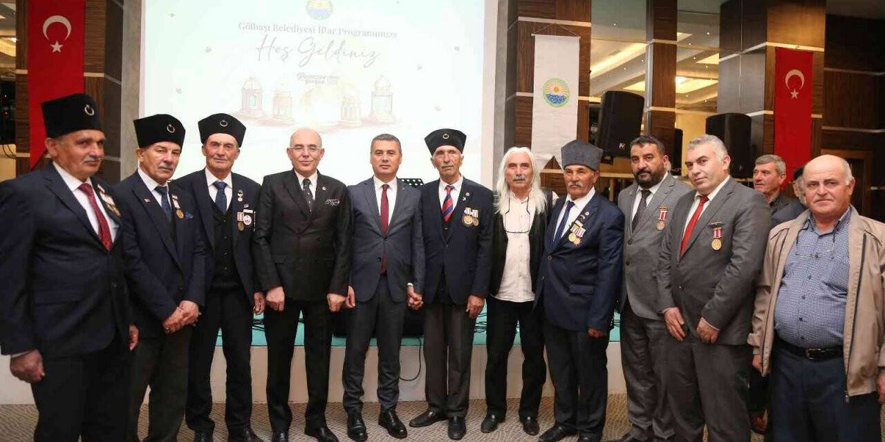 Başkan Şimşek, şehit yakınları ve gazilerle iftarda buluştu