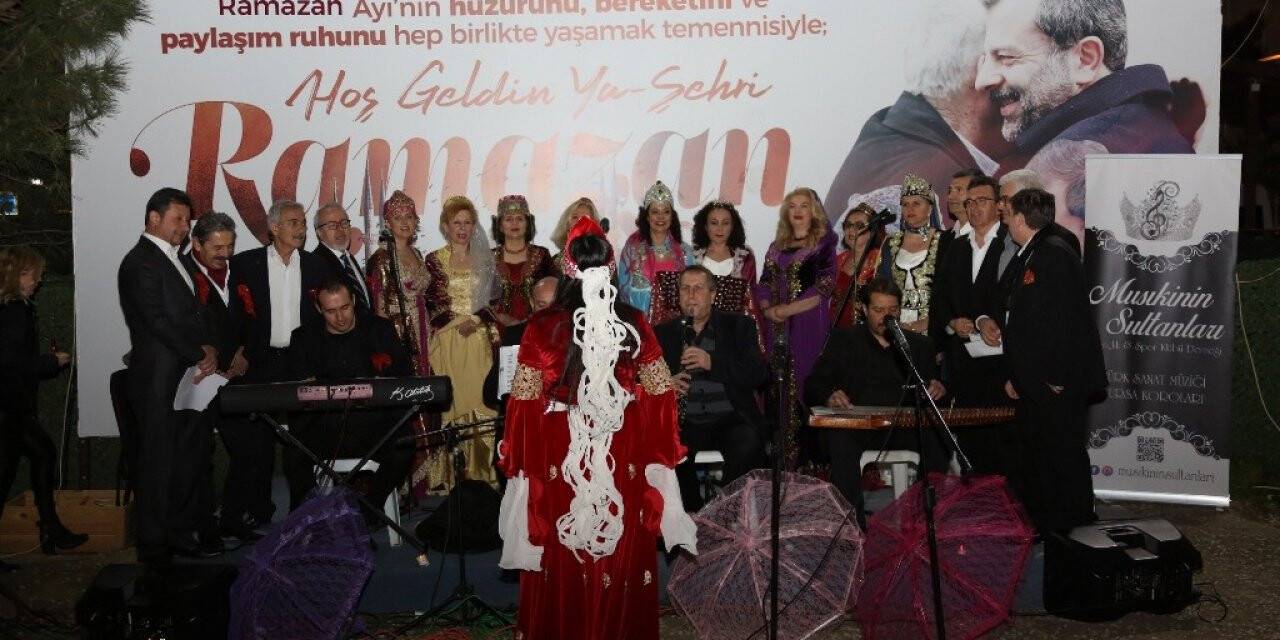 Gürsulular Yeşilçam şarkılarının nostaljisini yaşadı