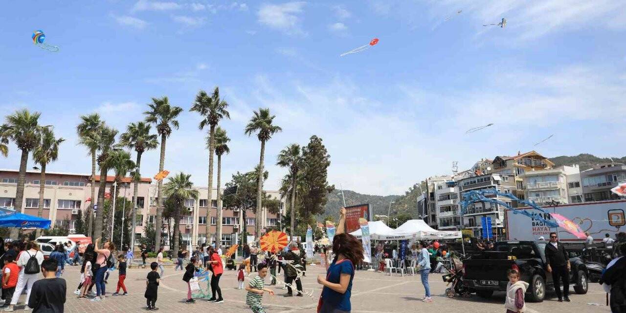 Marmaris’te 23 Nisan coşkusu Uçurtma Şenliği ile başladı