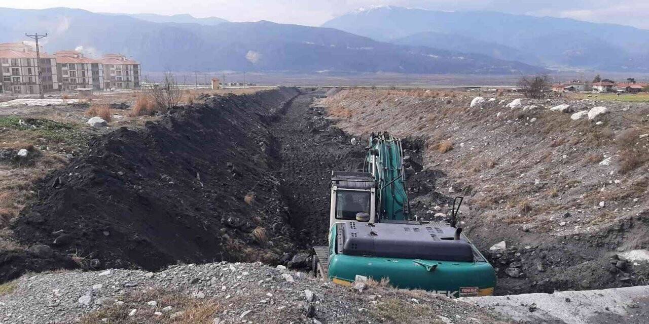 Kargı’da TOKİ Konutlarını etkileyen dere ıslah ediliyor