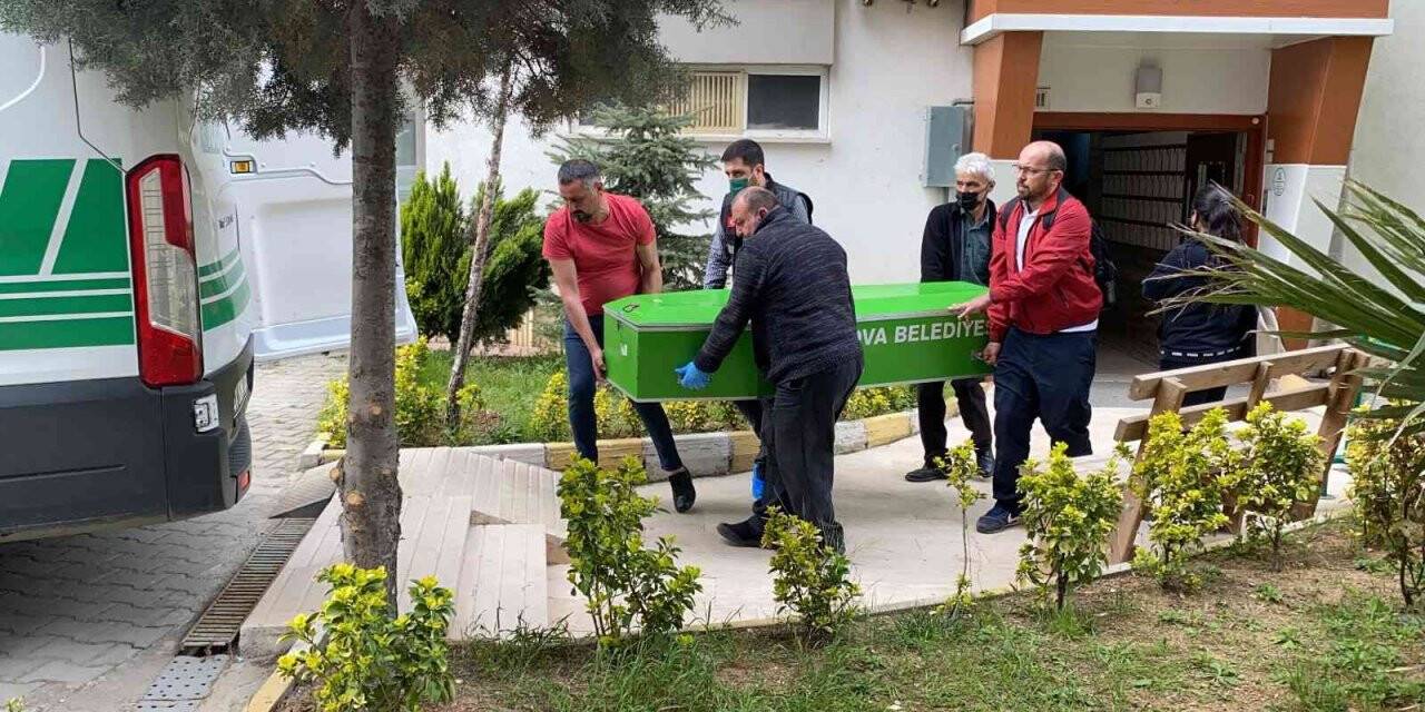 Kendisinden haber alınamayan öğretmen evinde ölü bulundu