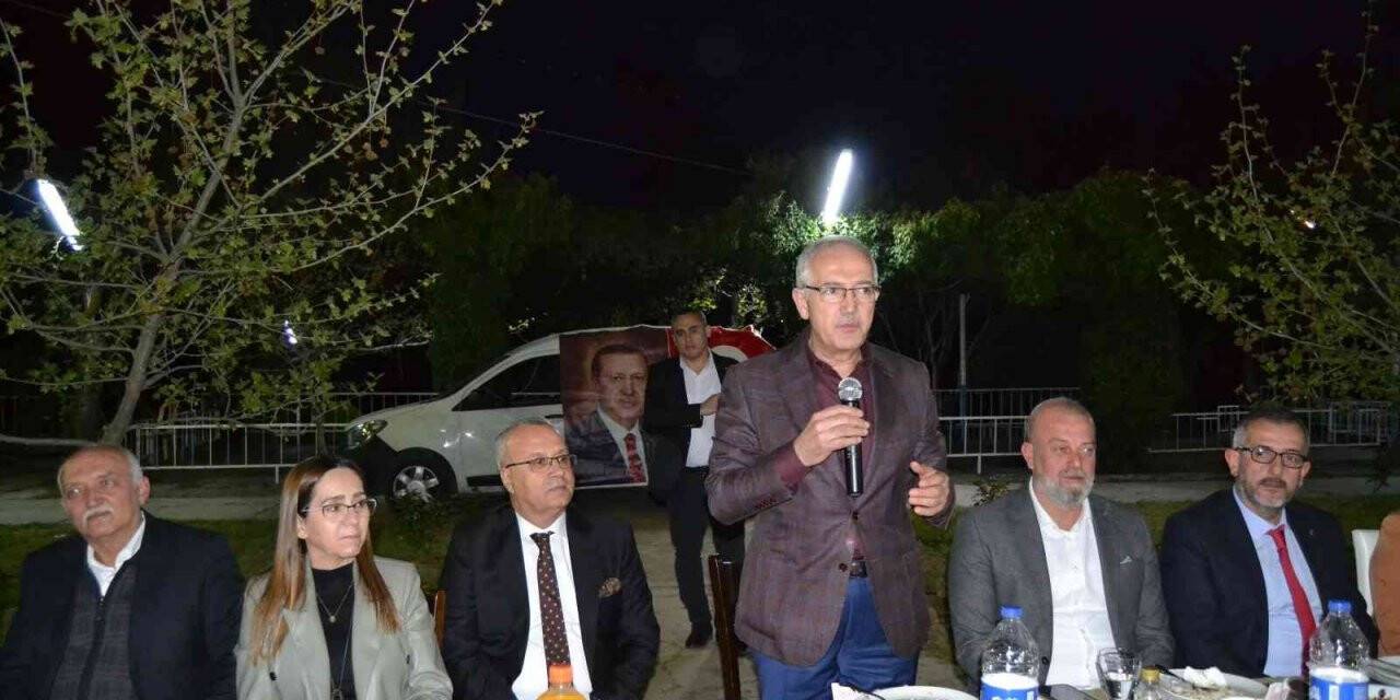 Salihli’de AK Parti iftarında müjdeler verildi