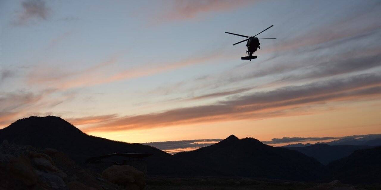 Vali Şahin, Eren Kış-34 operasyon bölgesinde havadan incelemede bulundu