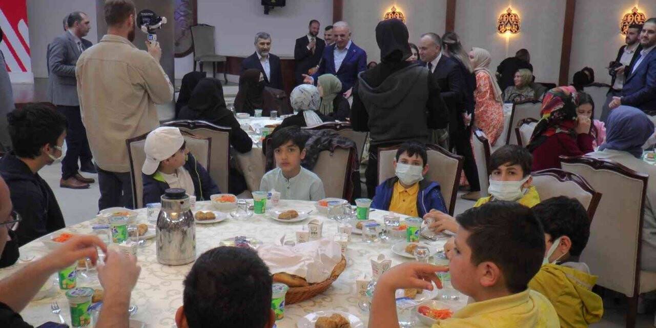 Ümraniye’de Dünya Yetimler Günü’nde “Ramazan Çocuk Şenliği” etkinlikleri düzenlendi