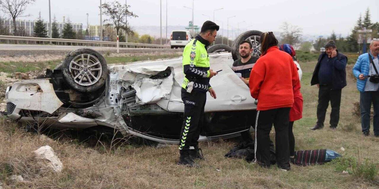 Karayolunda kontrolden çıkan otomobil takla attı: 6 yaralı
