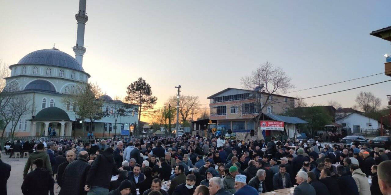 İshakçılar’da iftar sofrası kuruldu