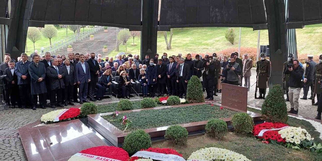 8. Cumhurbaşkanı Turgut Özal vefatının 29. yılında kabri başında anıldı