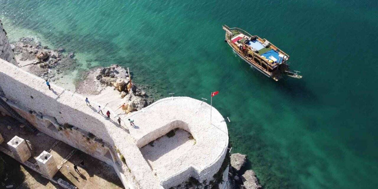 Kızkalesi sahili hareketlendi