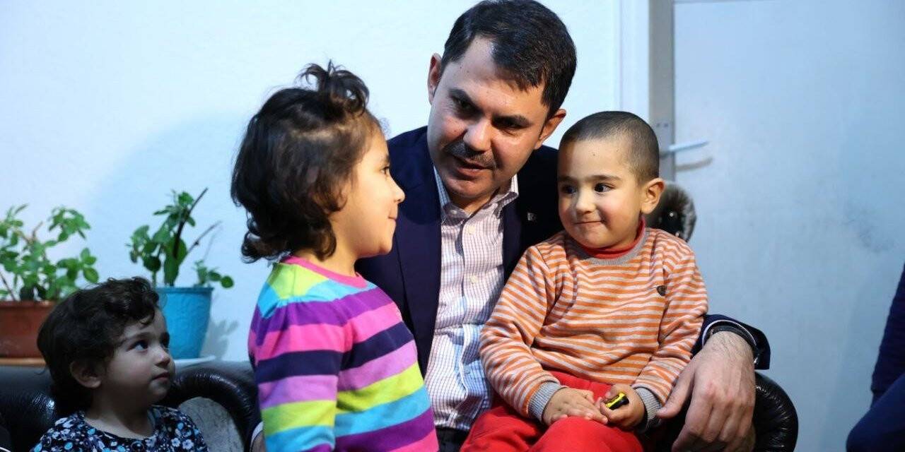 Bakan Kurum’dan skolyoz hastası Elif’e destek