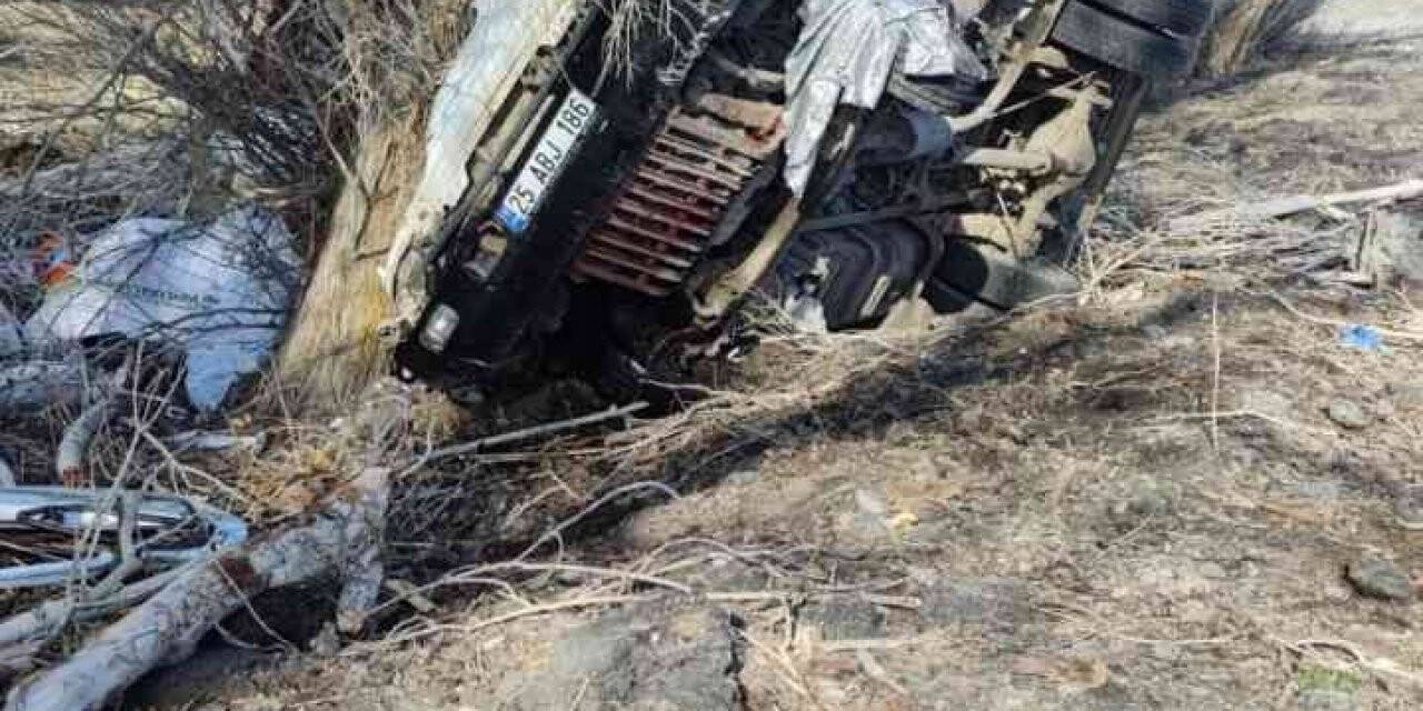 Ağrı’da kamyon şarampole devrildi: 5 ölü
