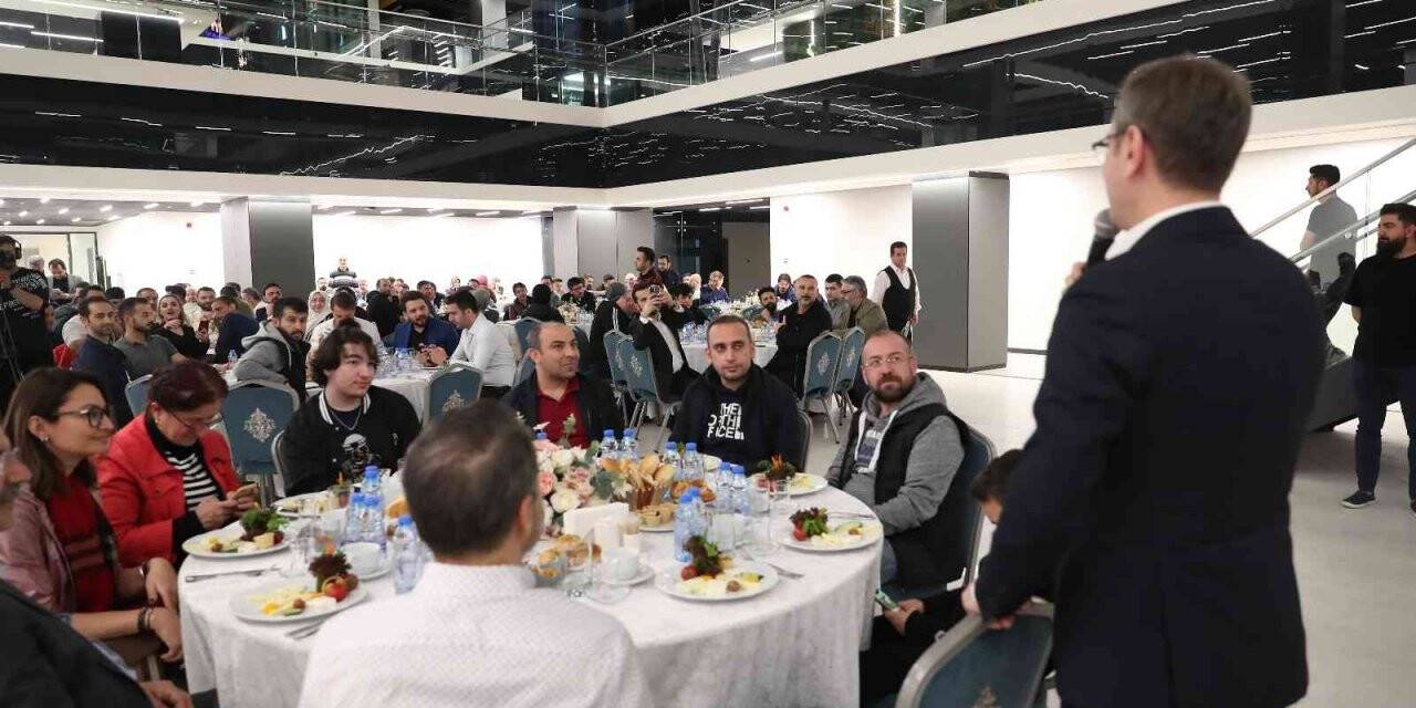 Başakşehir’de medya mensupları sahurda bir araya geldi