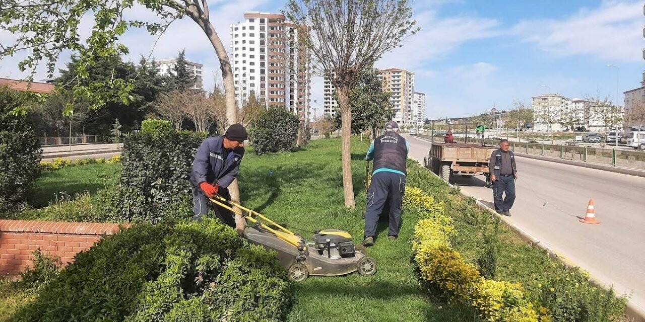 Kilis’teki park ve refüjlerde yaz hazırlığı